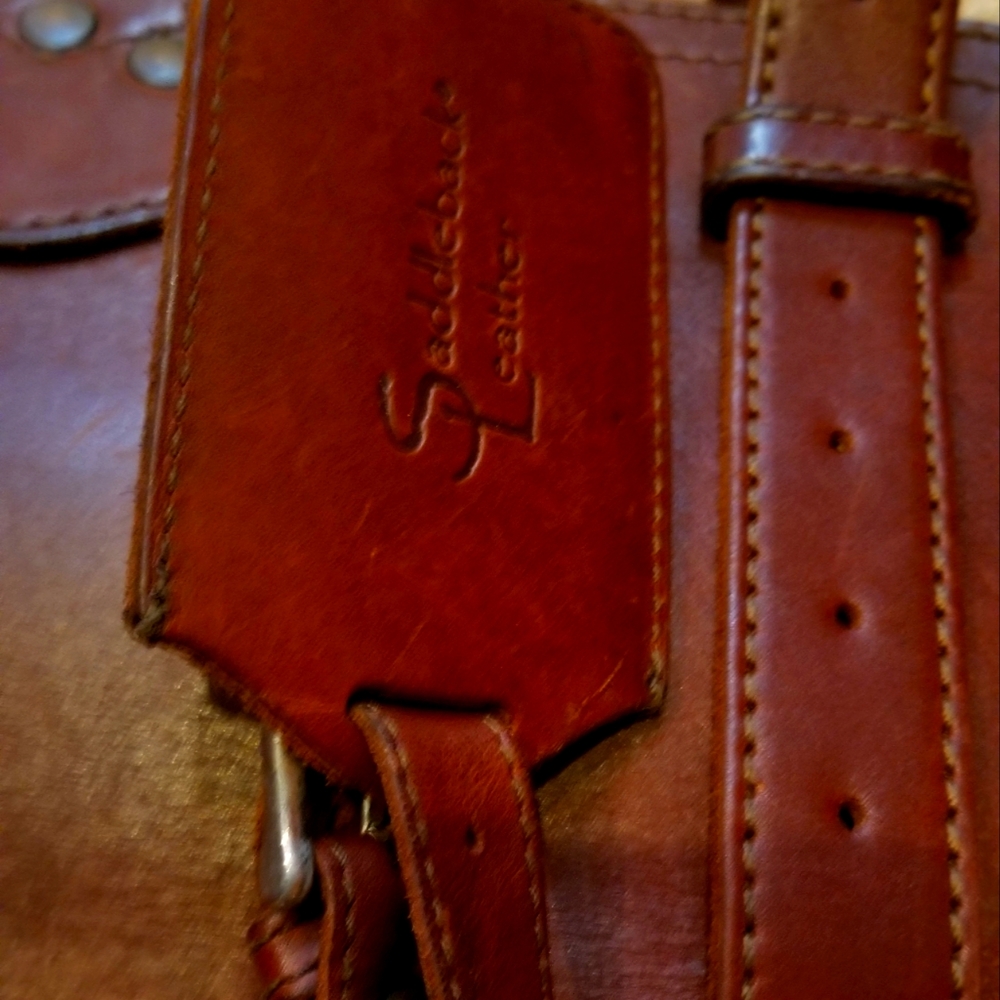 Saddleback Leather Classic Large Briefcase in Chestnut - Picture 8 of 9